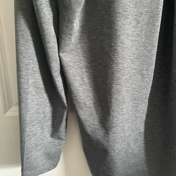 Apana loose turtleneck pullover, athletic top. - Picture 10 of 11